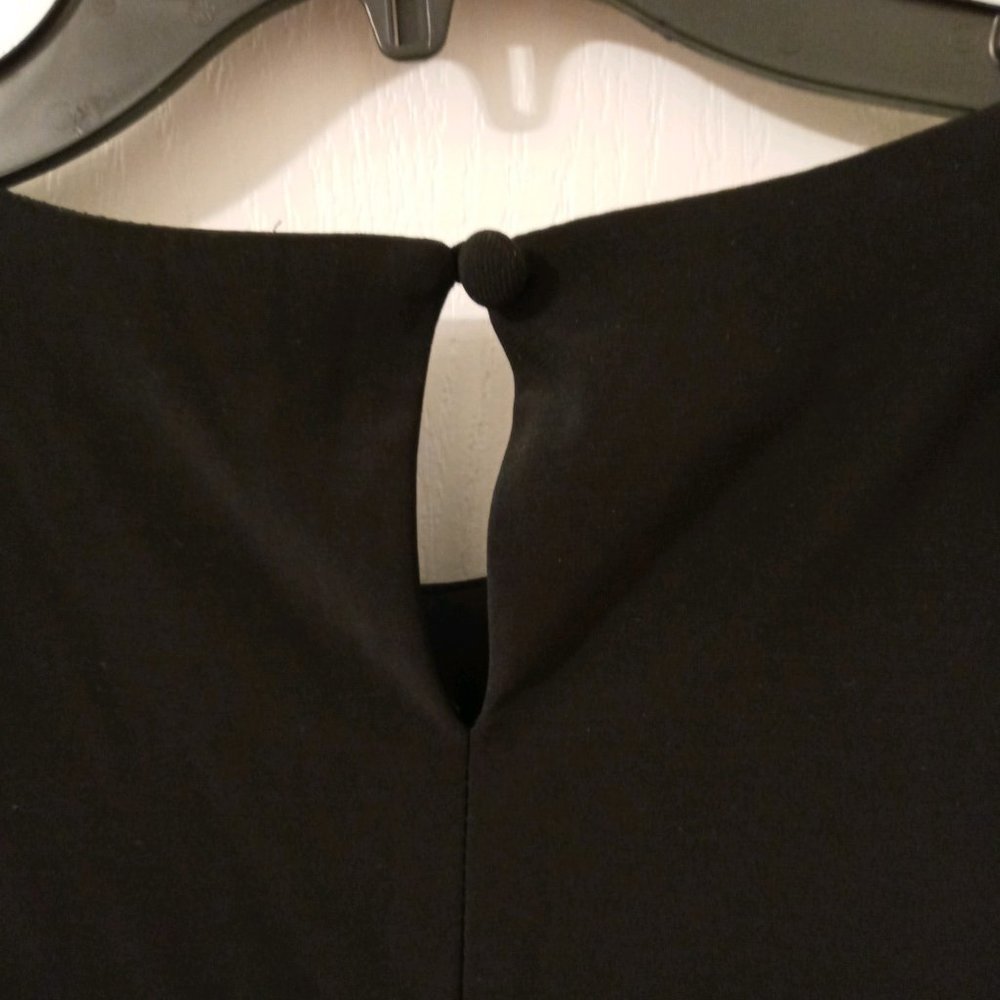 R & K Size M dress - Picture 7 of 8